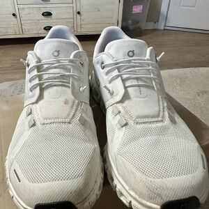 On Cloud 6 Wide Women's Athletic Shoes in White